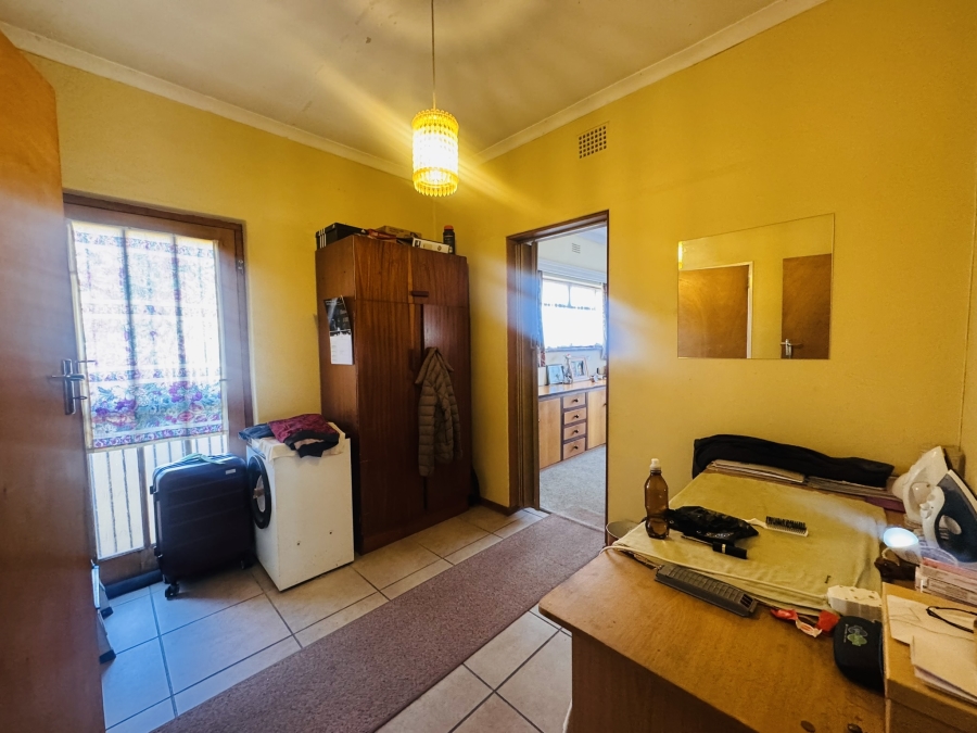 To Let 4 Bedroom Property for Rent in Van Der Stel Western Cape